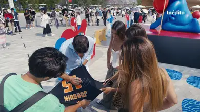 VÍDEO INÉDITO: El inesperado encuentro de Joaquín con un fan japonés: “¡Con la camiseta del Valencia!” VÍDEO INÉDITO: El inesperado encuentro de Joaquín con un fan japonés: “¡Con la camiseta del Valencia!”