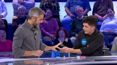 La locura de Jorge Luengo con Roberto Leal: toda la magia la hace... ¡un desatascador! La locura de Jorge Luengo con Roberto Leal: toda la magia la hace... ¡un desatascador!