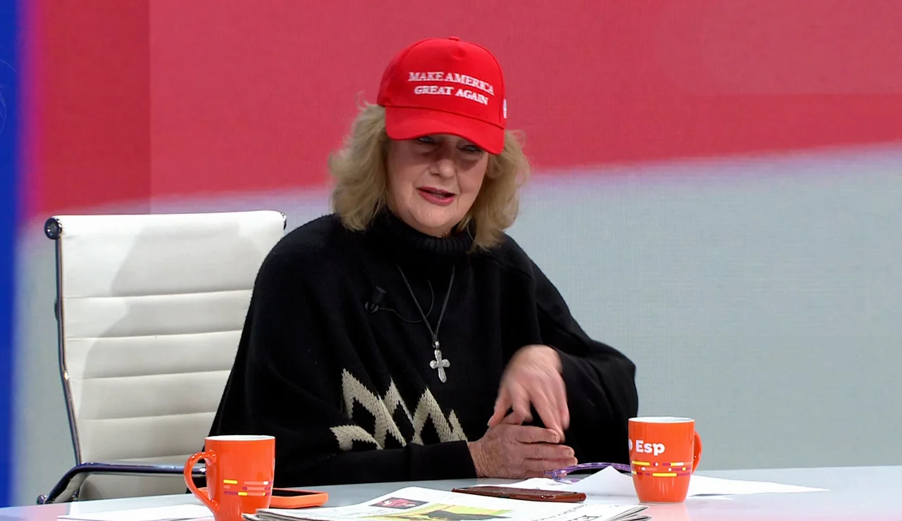 La 'trumpista' Lucrecia defiende a Trump.