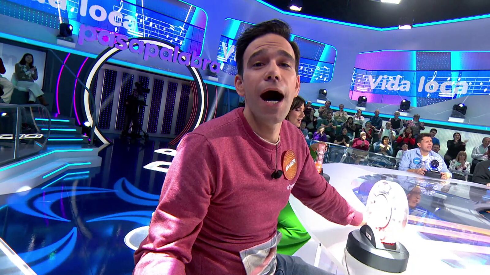 Javier se deja llevar por ‘La vida loca’ en una nueva exhibición de su voz en Pasapalabra