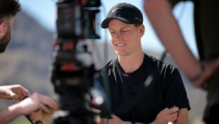 Jannik Sinner atiende a los medios en las instalaciones del Indian Wells Tennis Garden