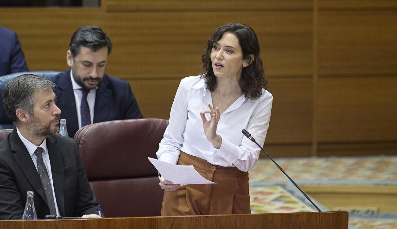 Ayuso dice que si fuera por PSOE el r&eacute;gimen iran&iacute; "seguir&iacute;a arm&aacute;ndose" y le acusa de "alimentar" Guerra Civil espa&ntilde;ola