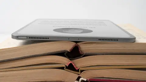 Libros en papel y libro digital Libros en papel y libro digital