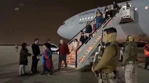 Primer avión fletado por el ministerio de Defensa Primer avión fletado por el ministerio de Defensa