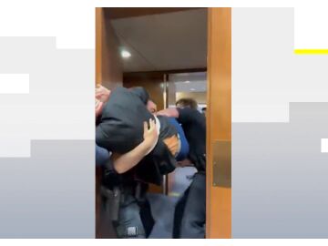 Un veterano de la Marina se cuela en el Senado de EE.UU.