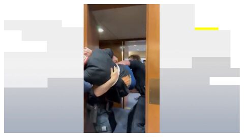 Un veterano de la Marina se cuela en el Senado de EE.UU.