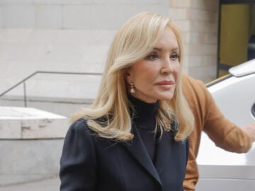 Carmen Lomana, en la despedida a Fernando &Oacute;nega