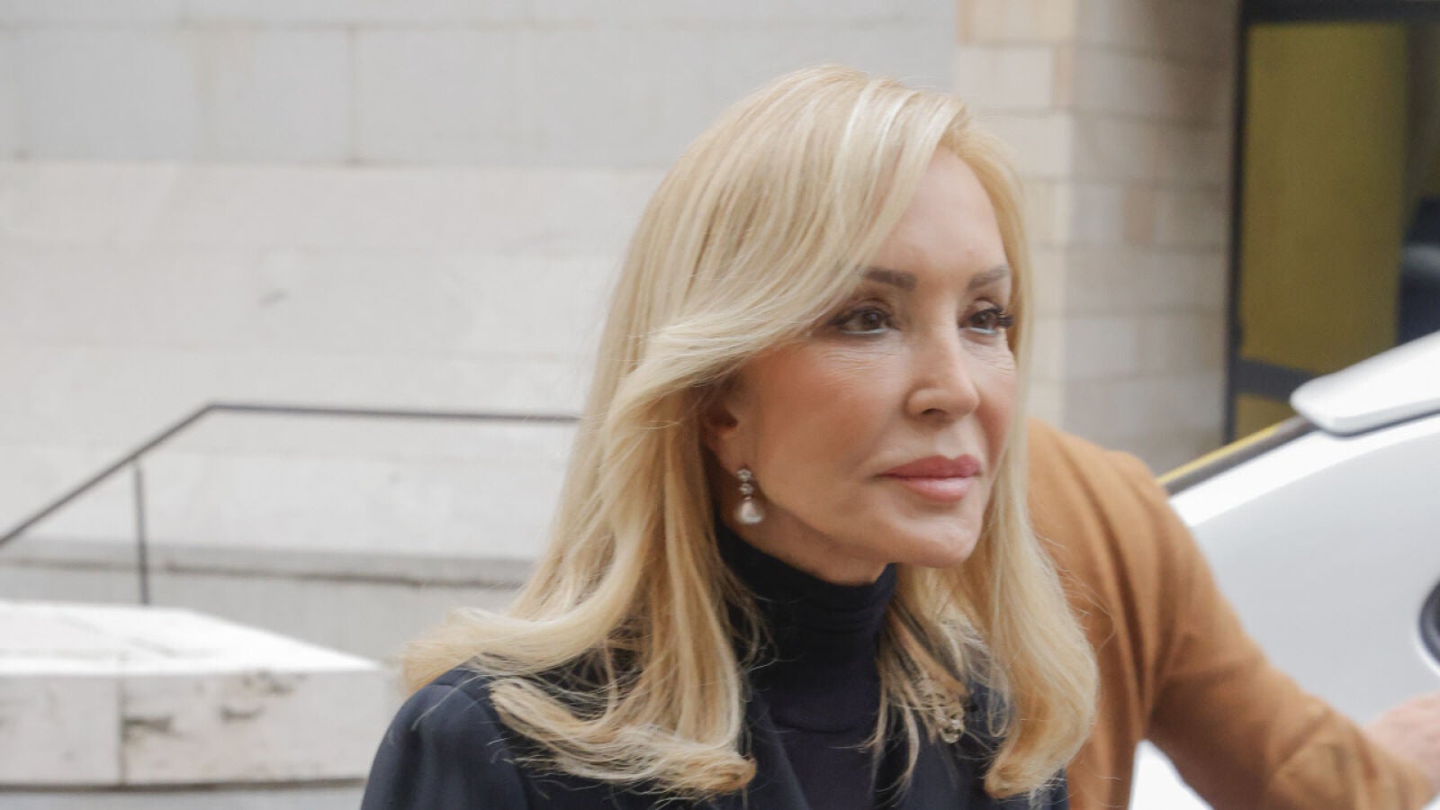 Carmen Lomana, Norma Duval y Ortega Cano, entre la larga lista de famosos en la despedida a Fernando Ónega