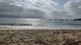Imagen de archivo de la playa de las Canteras, en Las Palmas de Gran Canarias