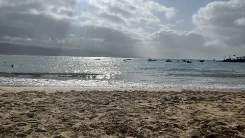 Imagen de archivo de la playa de las Canteras, en Las Palmas de Gran Canarias Imagen de archivo de la playa de las Canteras, en Las Palmas de Gran Canarias