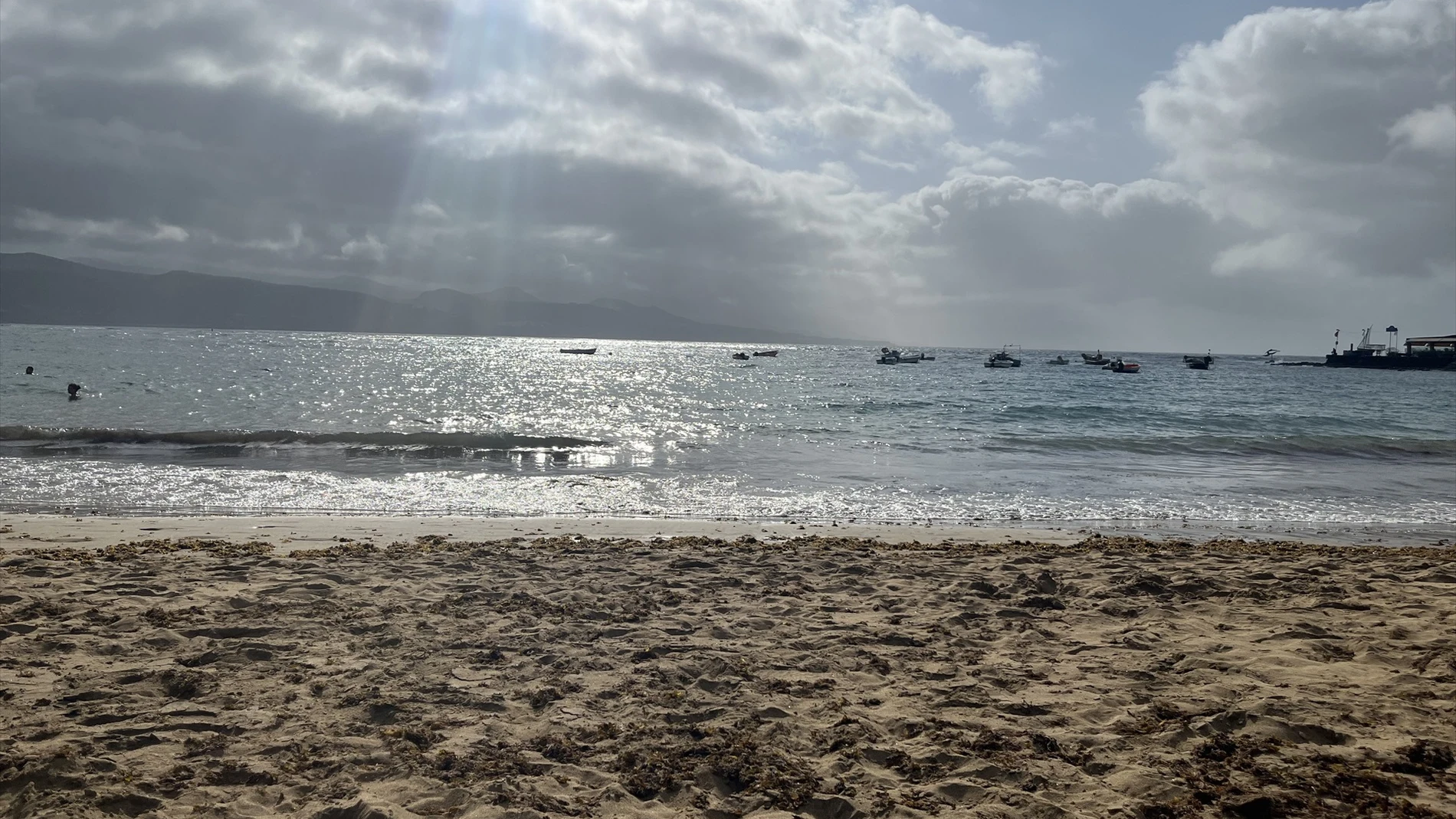 Imagen de archivo de la playa de las Canteras, en Las Palmas de Gran Canarias Imagen de archivo de la playa de las Canteras, en Las Palmas de Gran Canarias