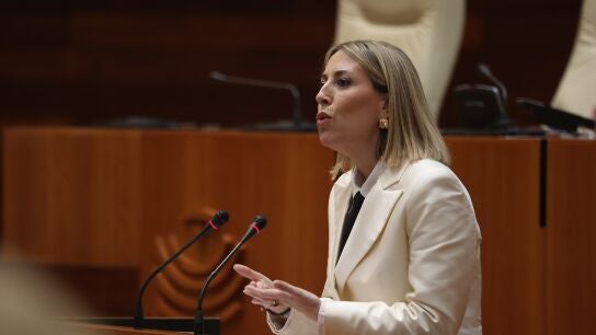 La candidata a la Presidencia de la Junta, Mar&iacute;a Guardiola, en su intervenci&oacute;n e el pleno de investidura.