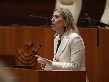 La candidata a la Presidencia de la Junta, Mar&iacute;a Guardiola, en su intervenci&oacute;n e el pleno de investidura.