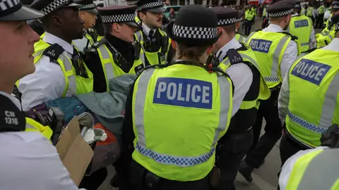 La policia de Londres detiene a cuatro hombres por espionaje La policia de Londres detiene a cuatro hombres por espionaje