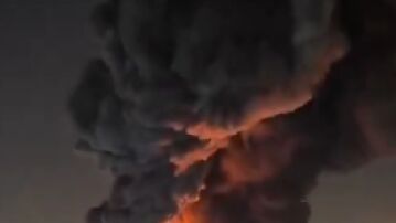 Incendio declarado anoche en almacenes de Umm Ramool