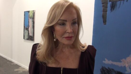 Carmen Lomana ante los micr&oacute;fonos