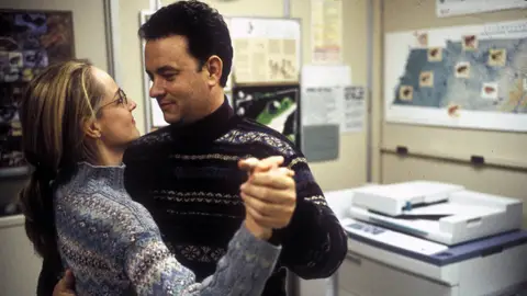 Tom Hanks (Chuck Noland) y Helen Hunt (Kelly Frears) en Naufrago Tom Hanks (Chuck Noland) y Helen Hunt (Kelly Frears) en Naufrago