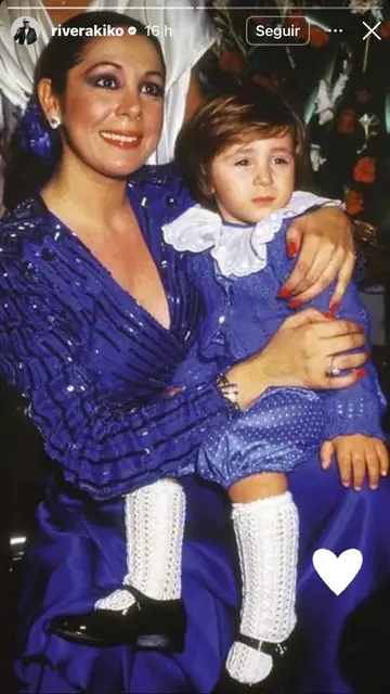 Kiko Rivera cuando era pequeño junto a su madre Isabel Pantoja Kiko Rivera cuando era pequeño junto a su madre Isabel Pantoja