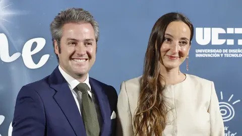 Lucía Pombo y Álvaro López en una gala benéfica Lucía Pombo y Álvaro López en una gala benéfica