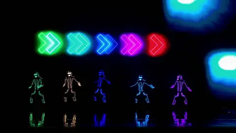 José Yélamo protagonista de un videojuego en un baile de luces en El Desafío José Yélamo protagonista de un videojuego en un baile de luces en El Desafío