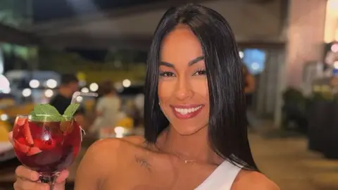 Muere una influencer en un accidente de moto Muere una influencer en un accidente de moto