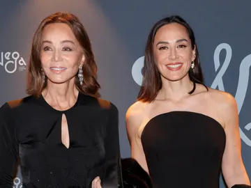 Isabel Preysler y Tamara Falcó en la inauguración de Vega Isabel Preysler y Tamara Falcó en la inauguración de Vega