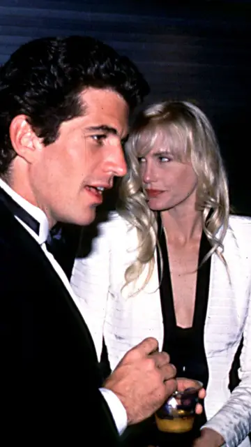 John F. Kennedy Jr. y Daryl Hannah John F. Kennedy Jr. y Daryl Hannah