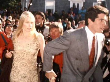 Daryl Hannah y John F. Kennedy Jr. durante su relación Daryl Hannah y John F. Kennedy Jr. durante su relación