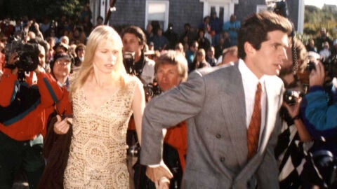 Daryl Hannah y John F. Kennedy Jr. durante su relación