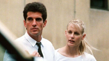 John F. Kennedy Jr. y Daryl Hannah durante su relaci&oacute;n