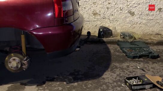 Muere aplastado un joven de 23 a&ntilde;os mientras reparaba su coche en Miraflores de la Sierra, Madrid