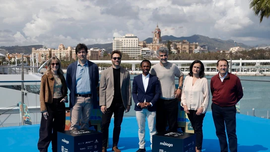 Imagen del equipo de 'Viaje al país de los blancos'. Imagen del equipo de 'Viaje al país de los blancos'.