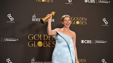 Jessie Buckley se lleva el Globo de Oro por Hament Jessie Buckley se lleva el Globo de Oro por Hament