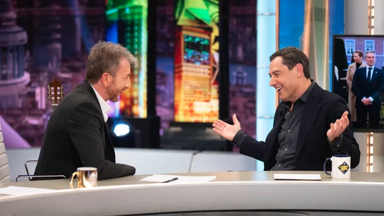 Juanma Moreno recuerda su momento 'tierra trágame' con Aznar: "¿Qué me ha dicho?" Juanma Moreno recuerda su momento 'tierra trágame' con Aznar: "¿Qué me ha dicho?"