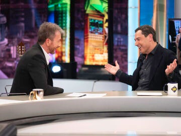 Juanma Moreno recuerda su momento 'tierra tr&aacute;game' con Aznar: "&iquest;Qu&eacute; me ha dicho?"