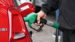 El precio del gas&oacute;leo se dispara 33 c&eacute;ntimos y la gasolina 17 c&eacute;ntimos en una semana, seg&uacute;n Facua