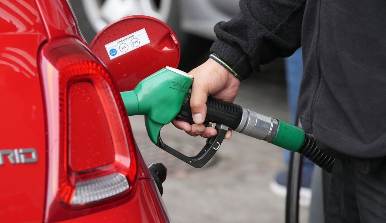 El precio del gas&oacute;leo se dispara 33 c&eacute;ntimos y la gasolina 17 c&eacute;ntimos en una semana, seg&uacute;n Facua