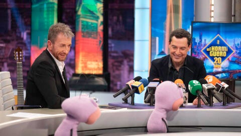 Juanma Moreno, sobre Antonio Banderas: &ldquo;Tiene madera de pol&iacute;tico&rdquo;