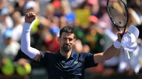 Novak Djokovic celebra la victoria ante Aleksandar Kovacevic Novak Djokovic celebra la victoria ante Aleksandar Kovacevic