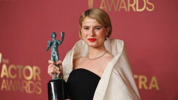 Jessie Buckley tras llevarse el SAG Actor Award por Hamnet