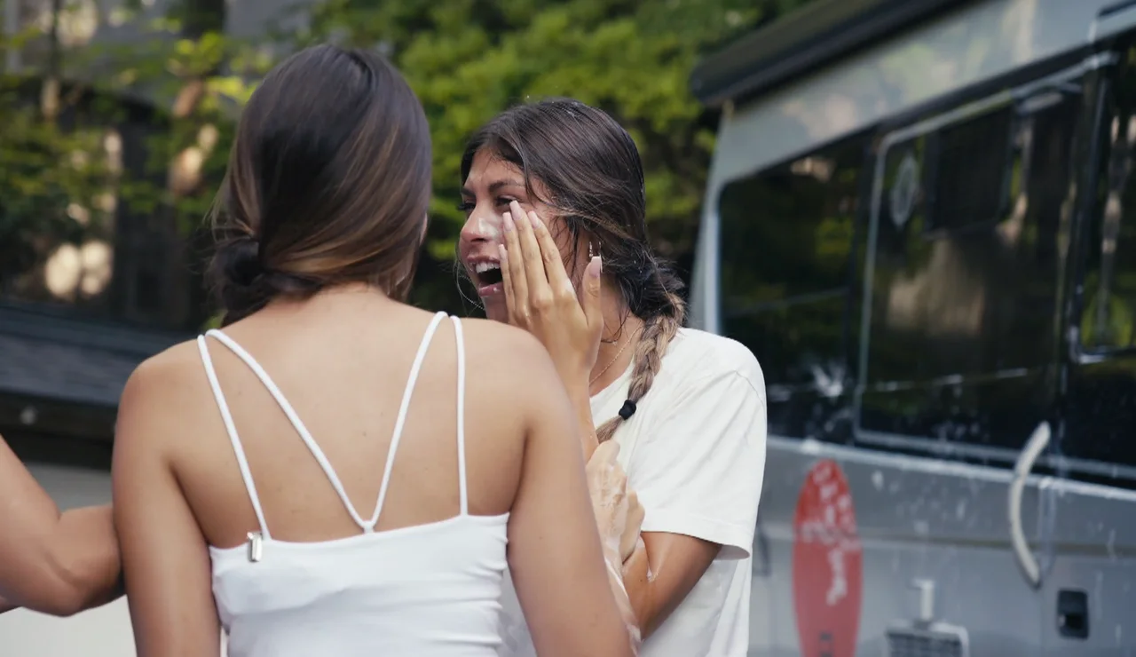 El accidente de Daniela limpiando la caravana