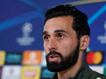 &Aacute;lvaro Arbeloa en rueda de prensa antes del City