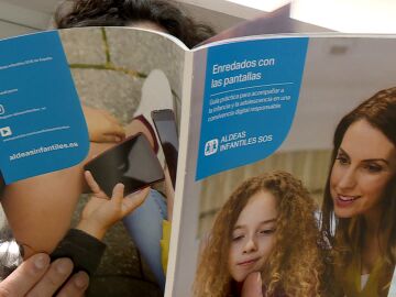 Gu&iacute;a 'Enredados en las pantallas'