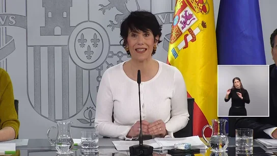 Elma Saiz Luz verde al decreto que garantiza la atención sanitaria a todos los inmigrantes que vivan en España sin residencia legal