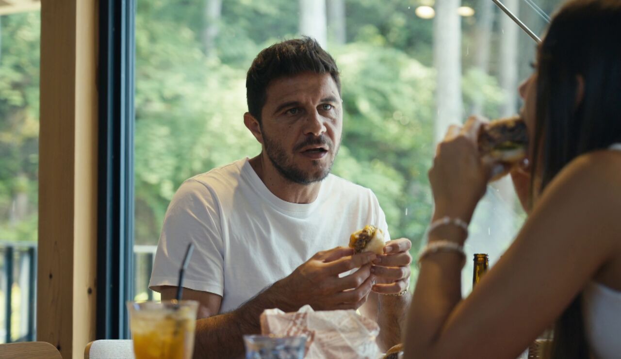 Joaqu&iacute;n se sincera con Daniela y Salma