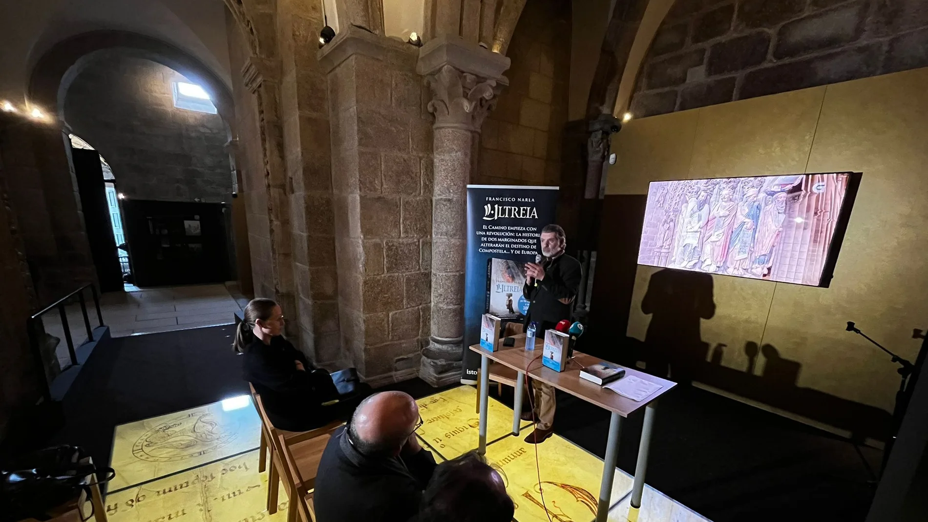 Francisco Narla presenta su nueva obra Francisco Narla presenta su nueva obra