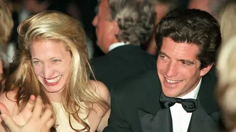 Carolyn Bessette y JFK Jr Carolyn Bessette y JFK Jr