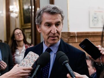 Feij&oacute;o en los pasillos del Congreso de los Diputados