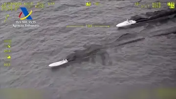 Vídeo: Espectacular persecución de la Guardia Civil a una narcolancha en la costa de Cádiz Vídeo: Espectacular persecución de la Guardia Civil a una narcolancha en la costa de Cádiz