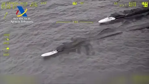 Vídeo: Espectacular persecución de la Guardia Civil a una narcolancha en la costa de Cádiz Vídeo: Espectacular persecución de la Guardia Civil a una narcolancha en la costa de Cádiz
